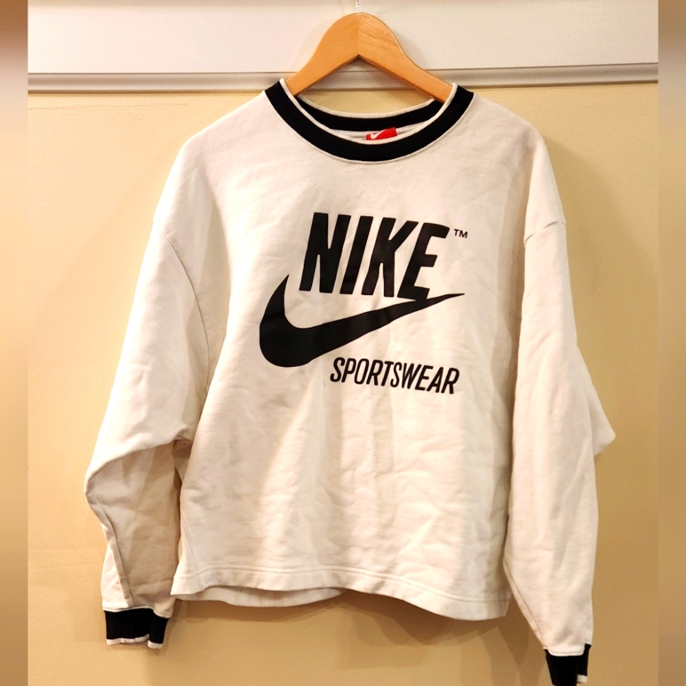 VINTAGE NIKE 90s women's large white black crewneck cotton sweatshirt